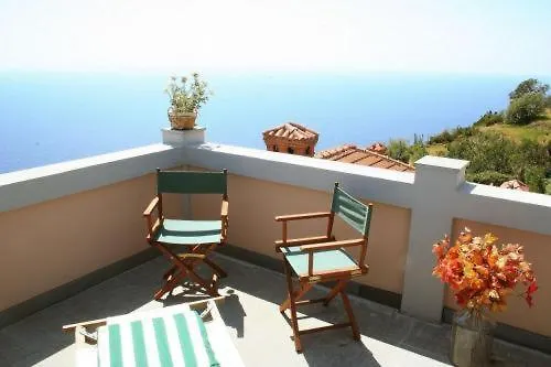 Tramonti מלון 3*